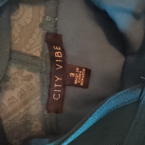 Emerald Green Formal Dress - Picture 5 of 6